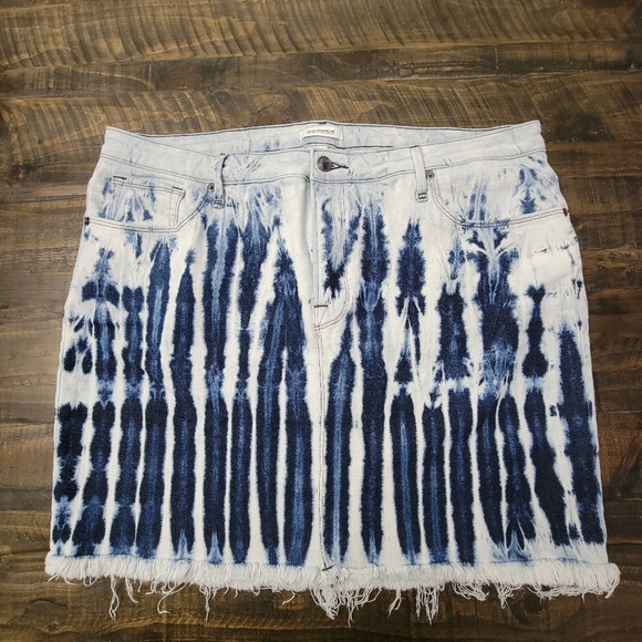 Good American Dresses & Skirts - GOOD AMERICAN Skirt | 18 PLUS!